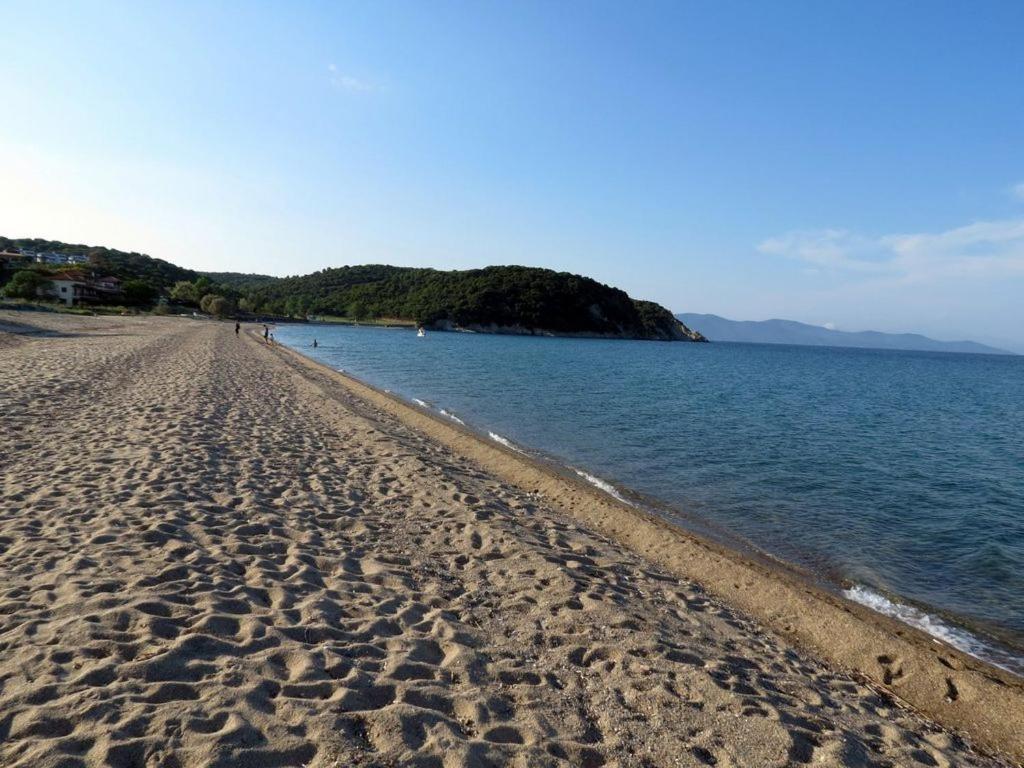 Beachfront Stylish Maisonette In 이에리소스 외부 사진