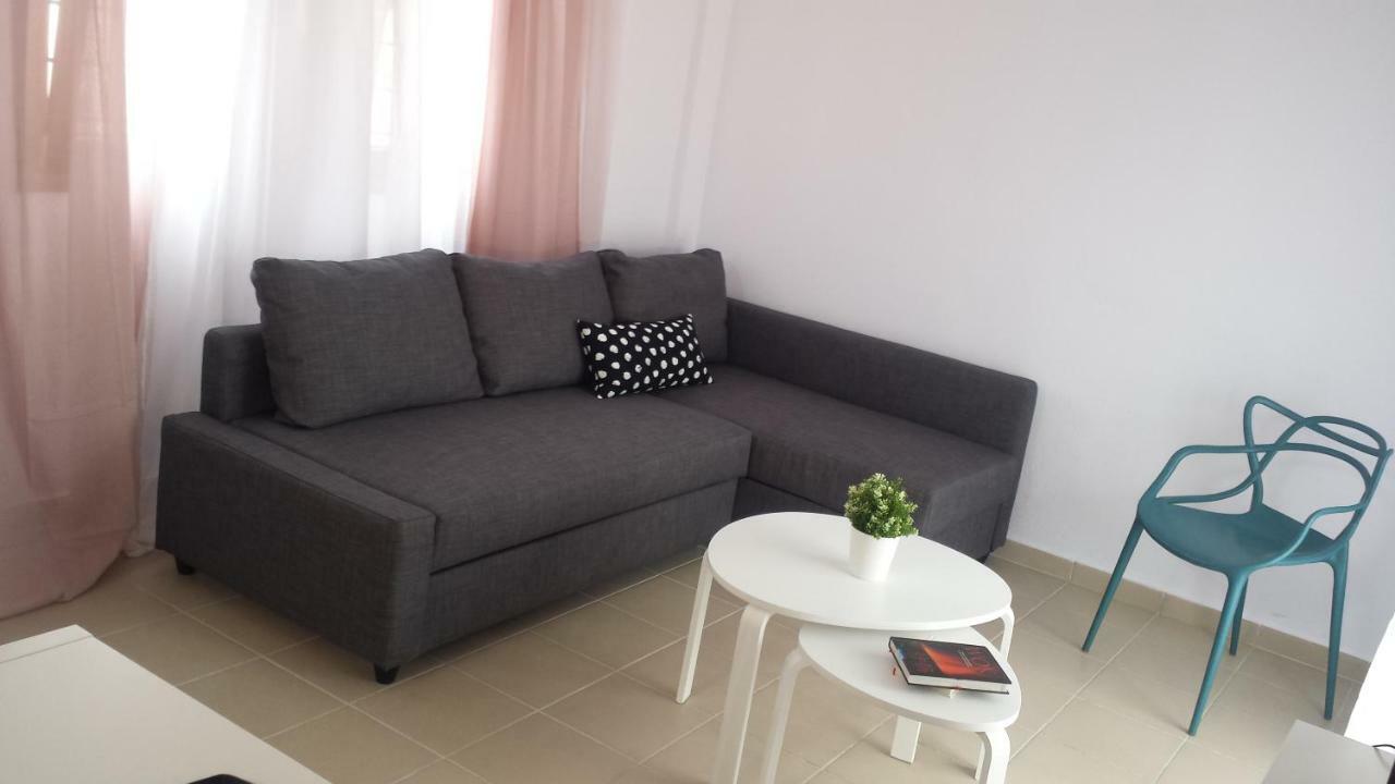 Beachfront Stylish Maisonette In 이에리소스 외부 사진