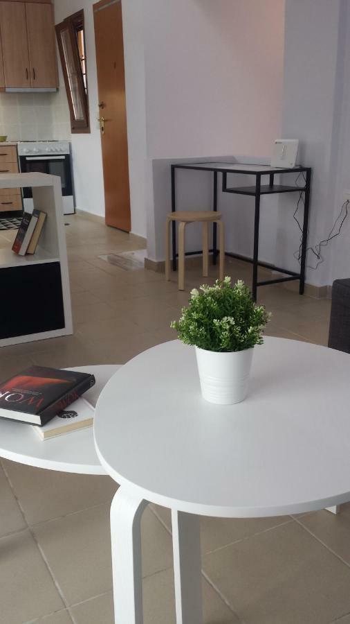 Beachfront Stylish Maisonette In 이에리소스 외부 사진
