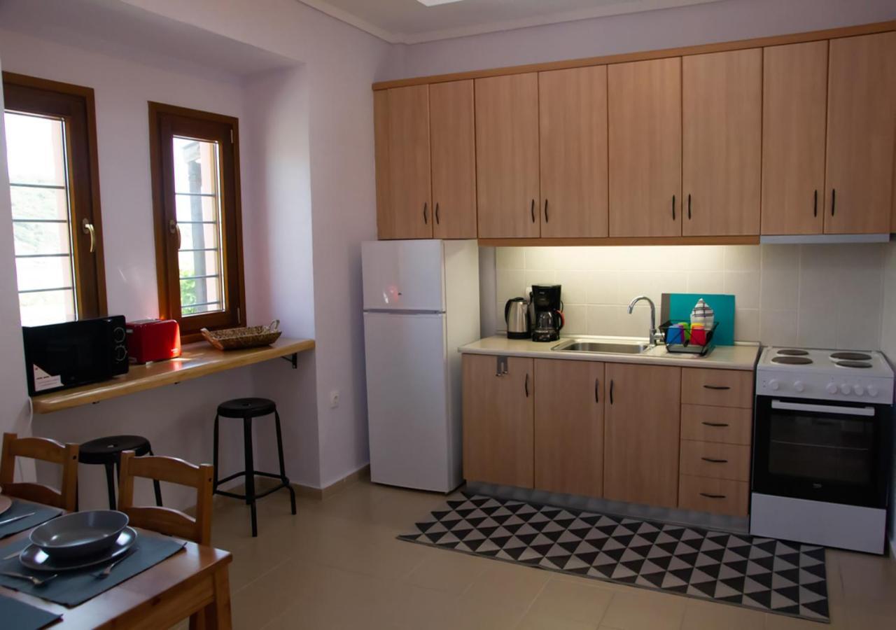 Beachfront Stylish Maisonette In 이에리소스 외부 사진